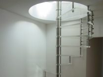 Escaleras modernas de caracol